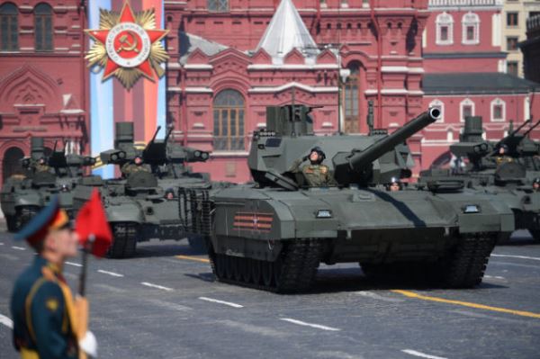 Россия нам покажет: NI назвал самое смертоносное оружие парада Победы